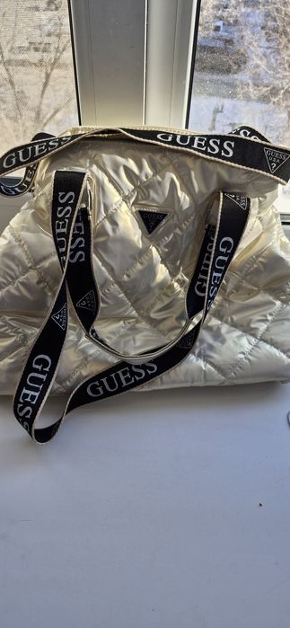 Продам сумку, белый бриллиант.