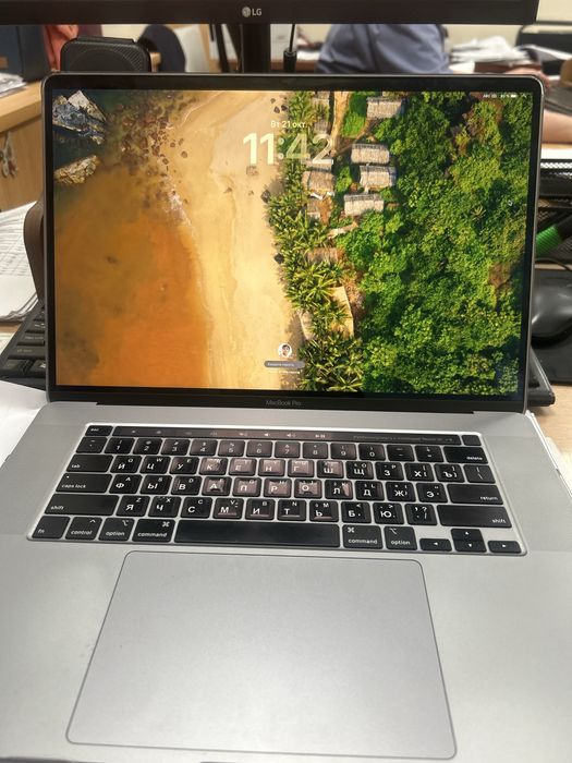Macbook pro 2019 16/512 без обмена