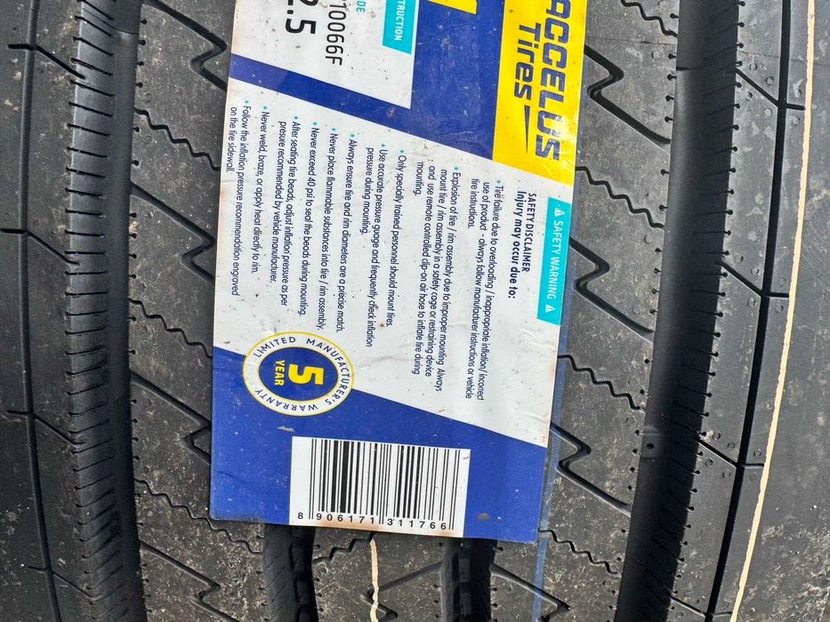 235/75R17.5 DR25 Accelus