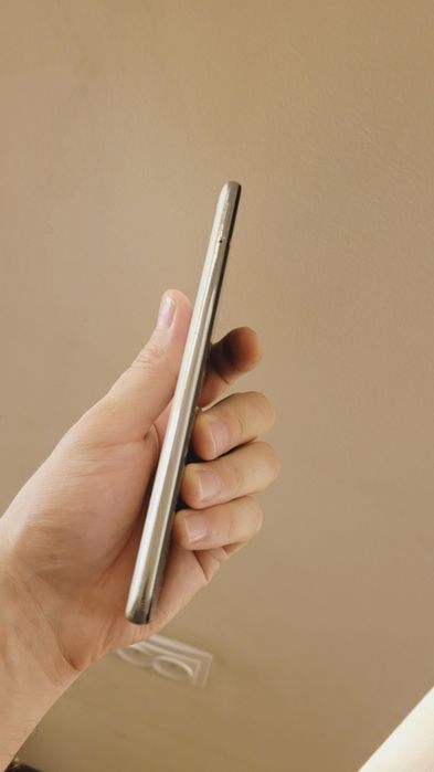 Galaxy A51 4/64 holati rasmda krsatilgan