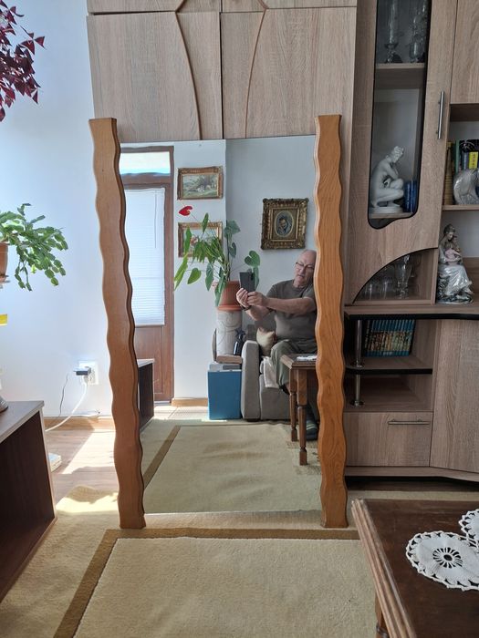 Mobilier pentru hol din lemn
