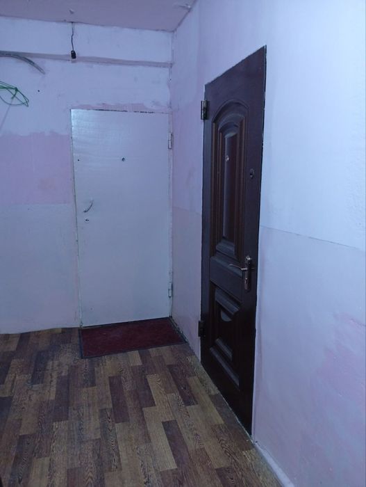 1 xonali kvartira sotiladi