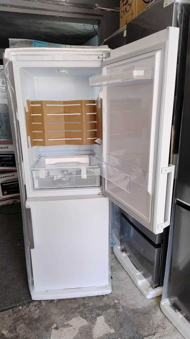 Комбиниран Хладилник с фризер Elvita-Елвита 173.6 см 300 л