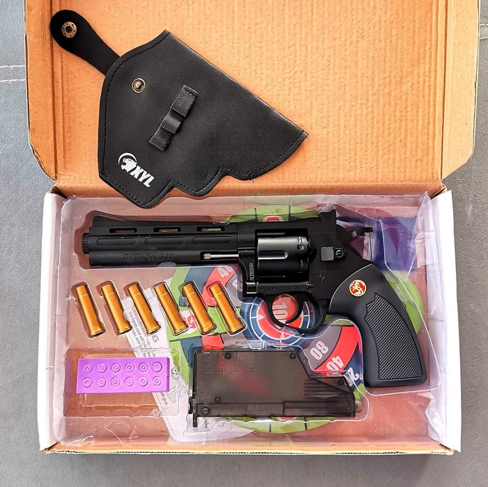 Револвер-играчка ZP-5 с мек куршум и гел топчета. Метални части