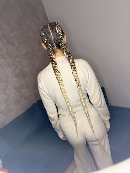 codite afro și epilare cu ceara