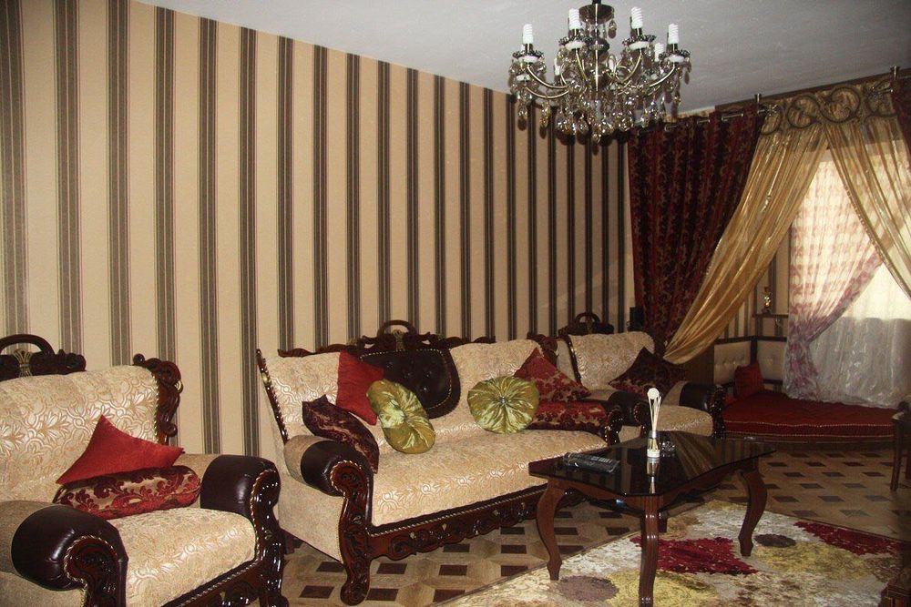 Продается квартира .за гост. "Grand Mir Hotel"  2/4/4. Метро Ойбек