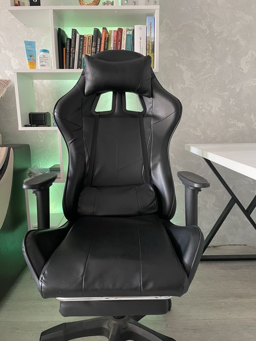 Продается игровое кресло