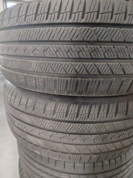 2бр.зимни гуми 225/45/19 Vredestein