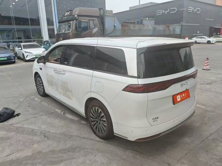 BYD Xia 2025 model, 180km DM-I oq kuzov