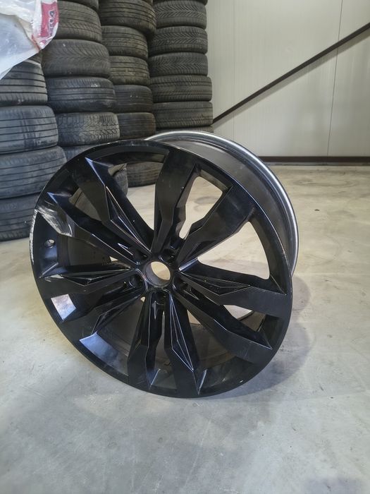 Jantă Originală VW Touareg R21 Suzuka OEM – Negru Lucios – 1 Bucată cod 760 601 025 D