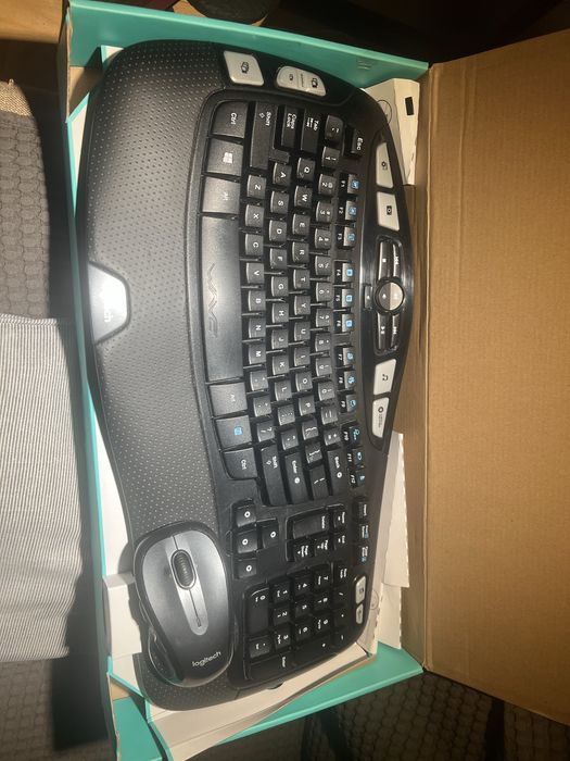 комплект беспроводной клавиатуры и мыши Logitech MK550
