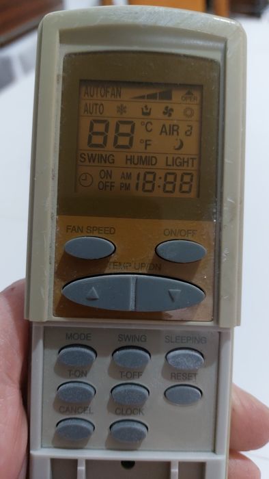 telecomanda aer condiționat Ariston