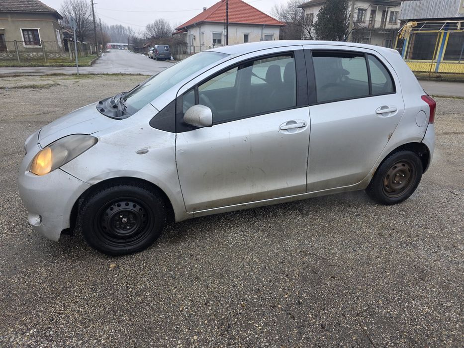 Toyota Yaris 1.3 на части