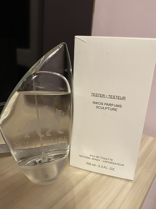 Sculpture Nikos Parfums