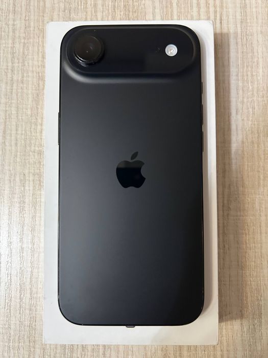 IPhone Air черный, свой