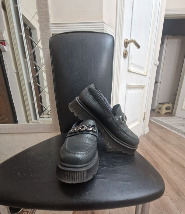 Продам женские туфли