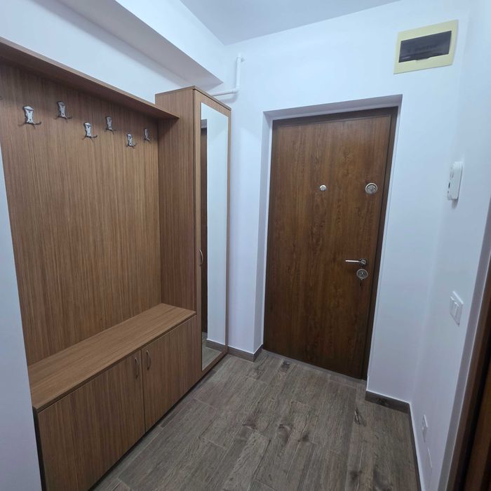 Inchiriez apartament, pret 420 euro