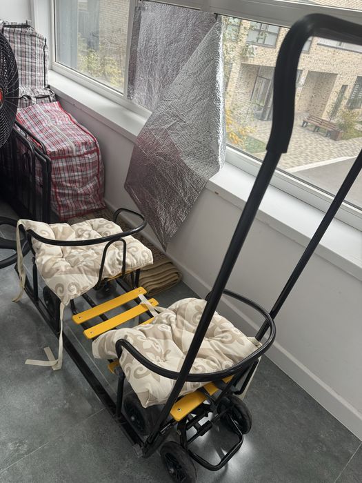 Продам санки для двойни