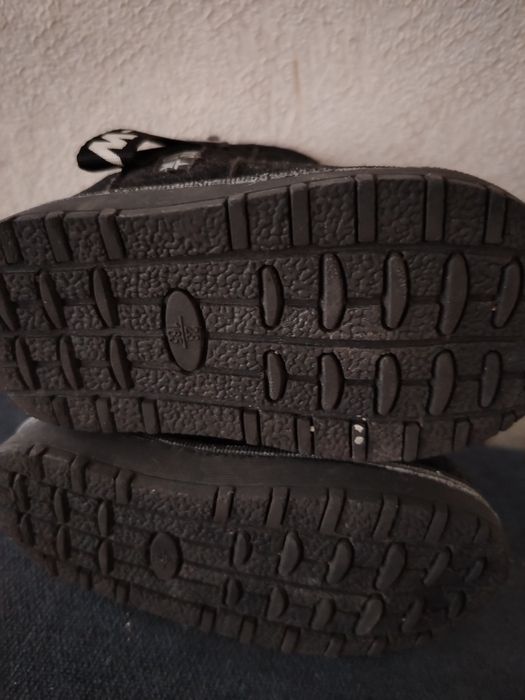 Продам угги (натуралка) 2000