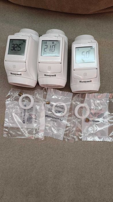 set 3 capete termostatate Honeywell HR92 + accesorii