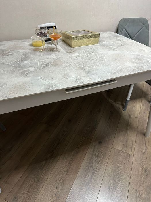 Продам стол