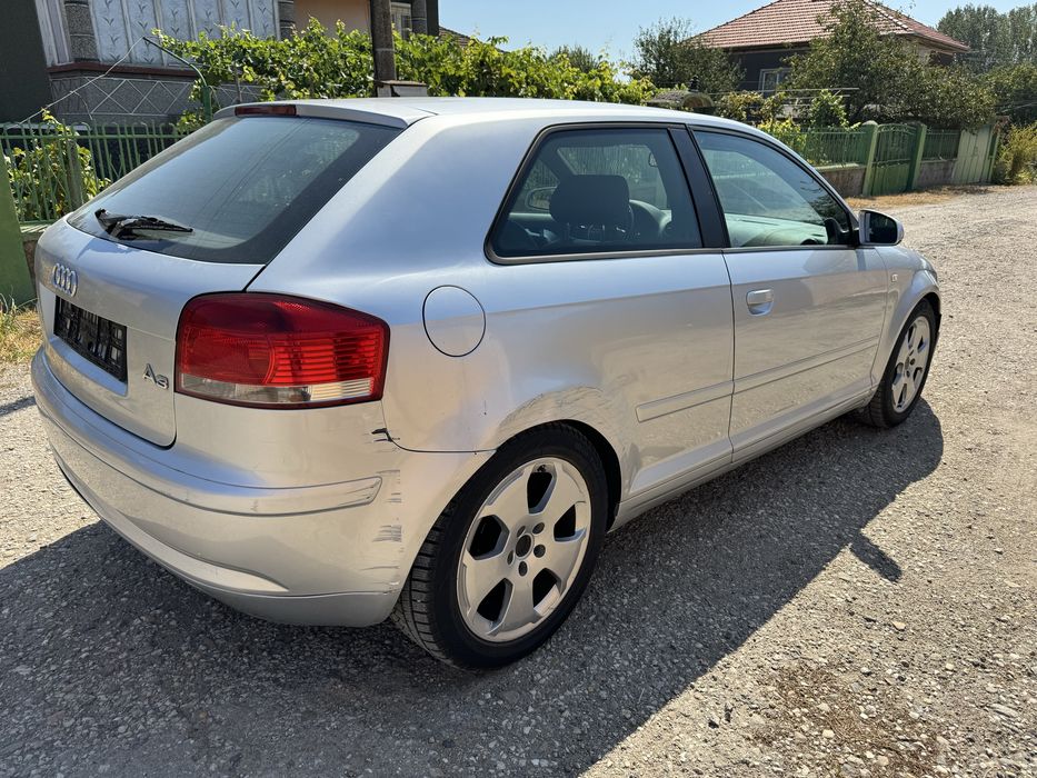 Продавам ауди а3 8п на части само