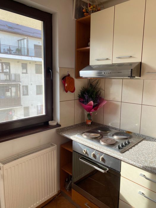 Inchiriez apartament 2 camere în Sinaia – Platou Izvor