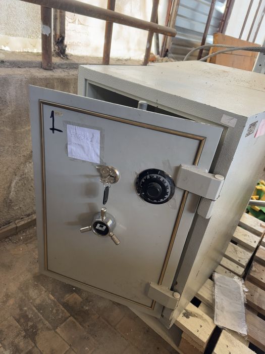 Огнеупорни каси употребявани