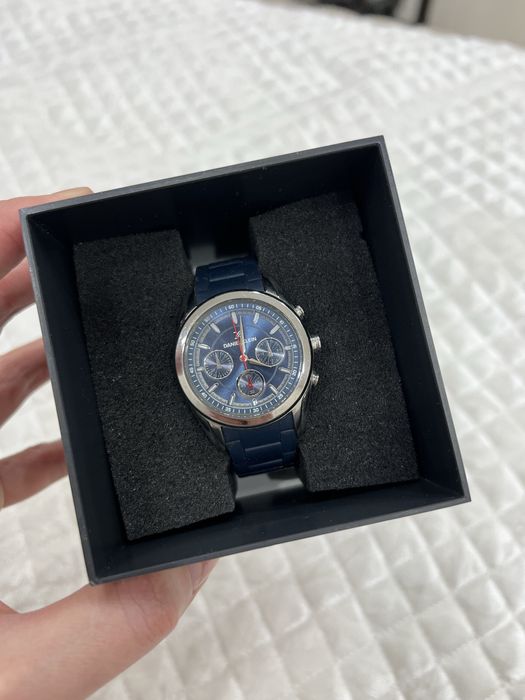 Продам часы женские Daniel Klein