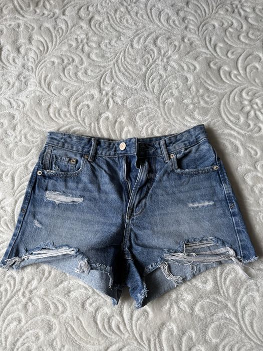 Pantaloni scurți de blug