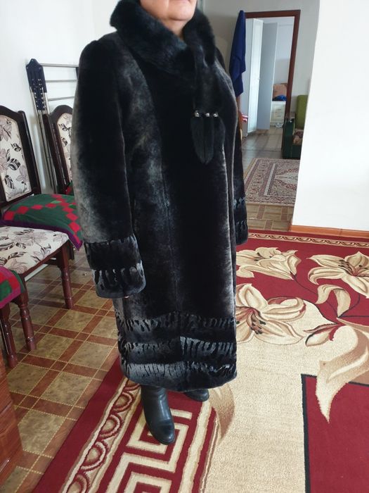 Срочно продам Шубу мутон