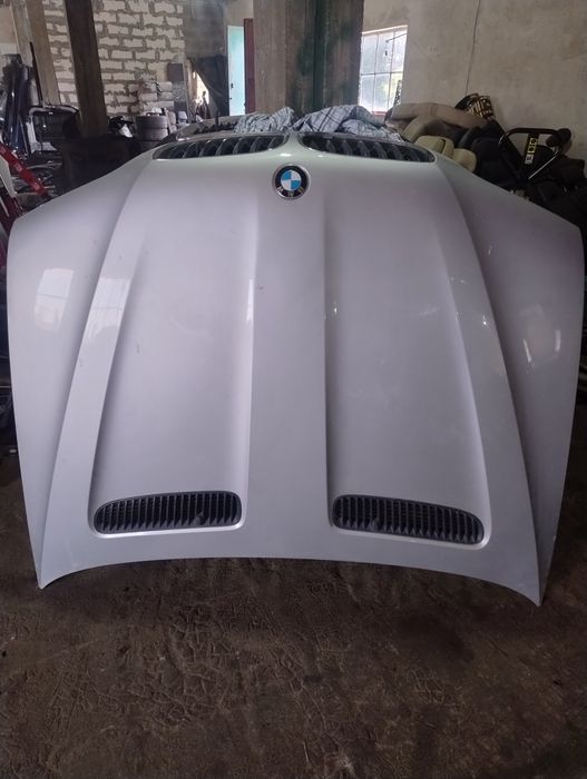Предни капаци за БМВ Е60 Е92 Е53 имаме налични и други цветове