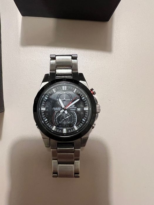 Продавам часовник Casio Edifice EQW A1200