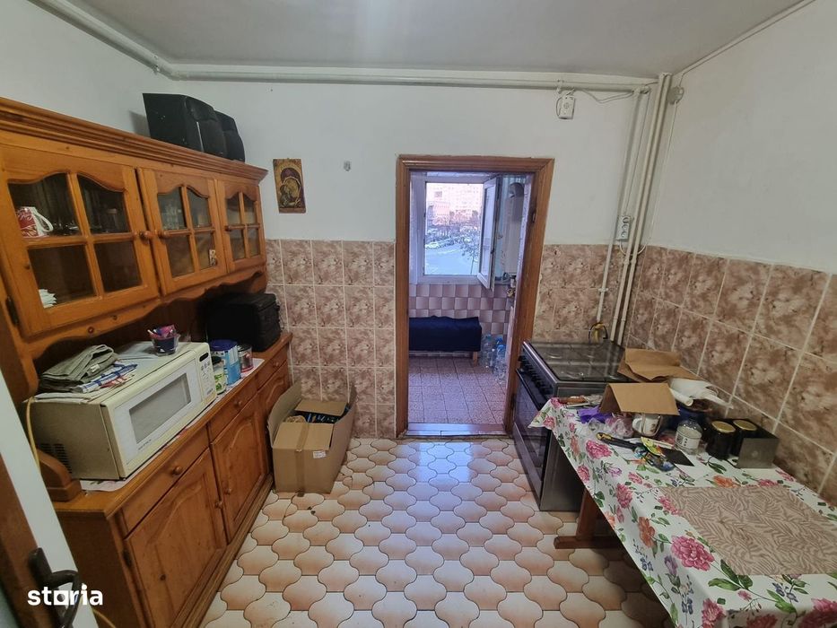 Casa de cultura-apartament 3 camere decomandat cu gaze