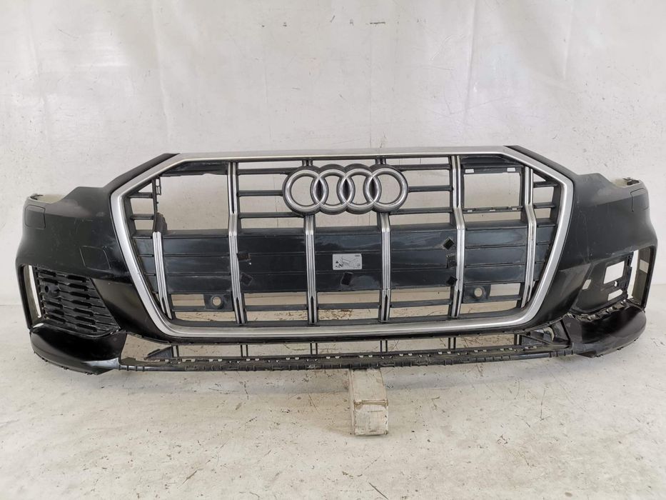 Предна броня с централна решетка повредена Ауди А6 Седан / Audi A6 Sed