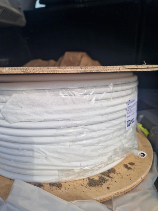 Кабел за вътрешен и външен монтаж