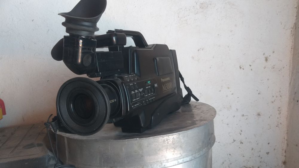 Кассетная видеокамера