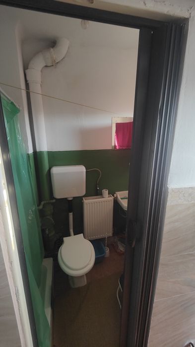 Garsoniera de vânzare în plopeni.