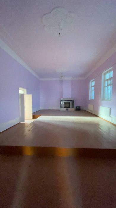 Урганч. Марказда ховли жой сотилади.