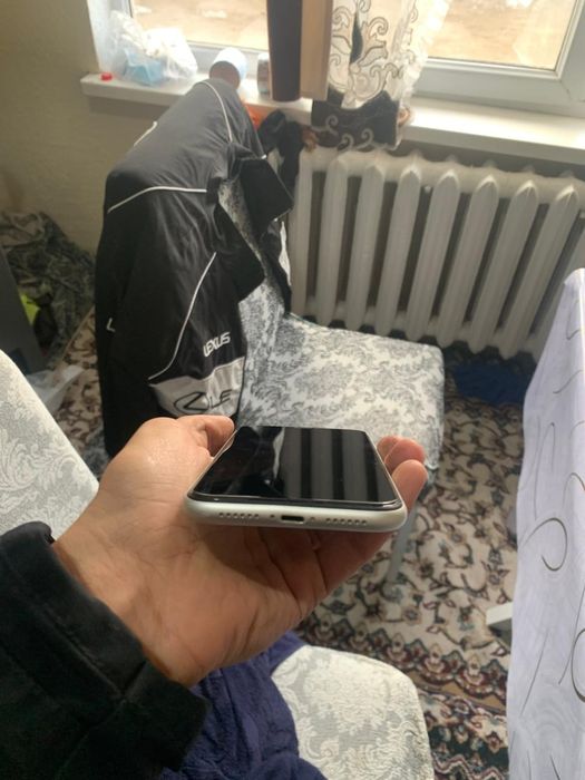 Айфон хр продается