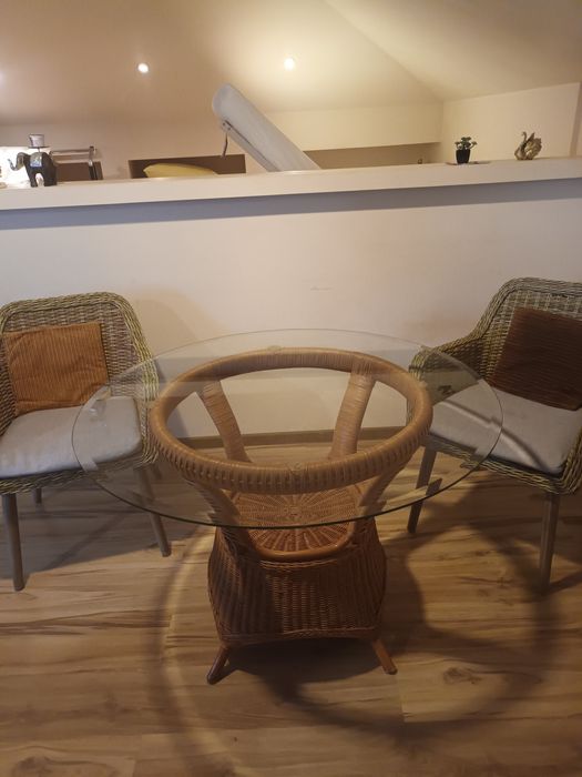 Комплект маса с два стола