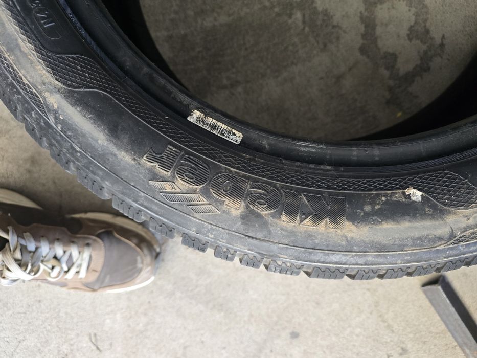 4 Броя 215/50/17 Kleber 2x7mm 2x6,2mm