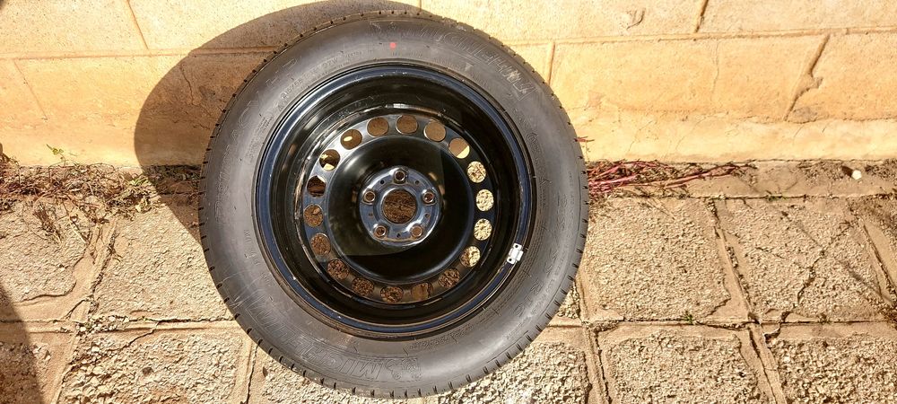 Оригинална резервна гума Michelin за VW