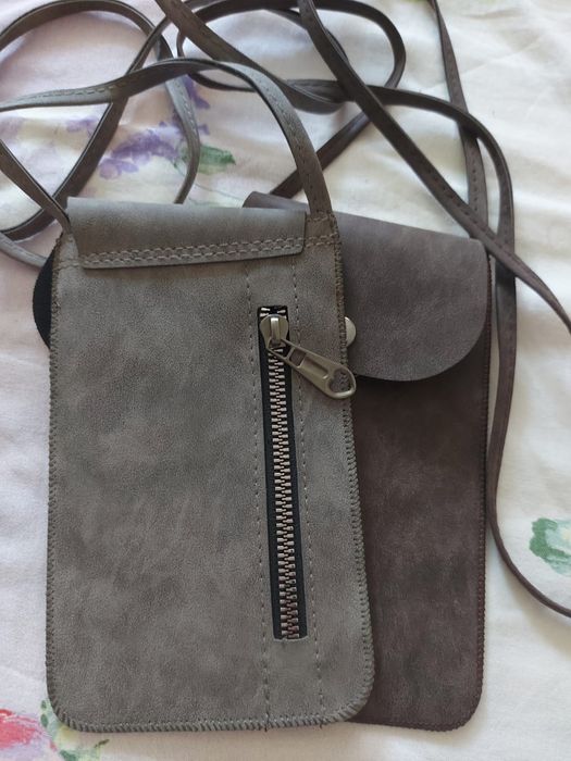 Сумочки под телефон и не только.