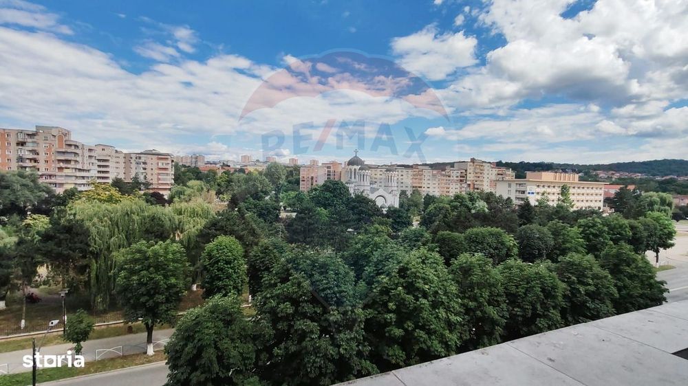 Apartament 2 camere de inchiriat,ultracentral, jud.Hunedoara
