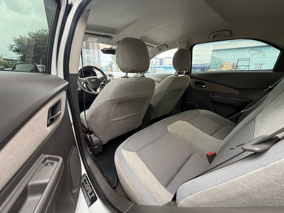 Chevrolet Cobalt 2015 — 8