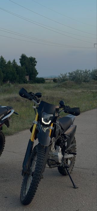 Продам эндуро 250куб