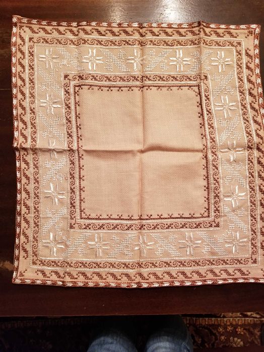 Карета с българска шевица