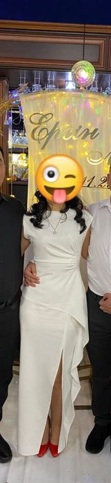 Шикарное вечернее платье