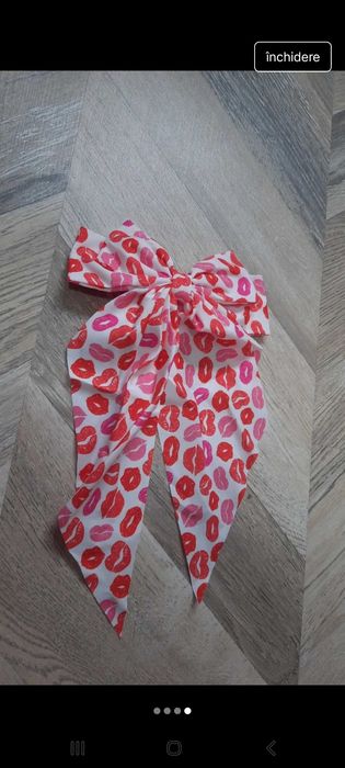 Donez agrafa cu funda dama noua.